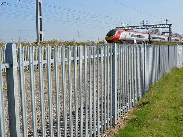 palisade-fencing-railway