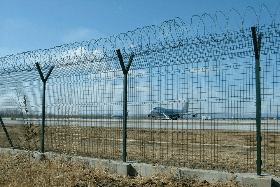 3D Wire Mesh Fence Airport Fencing With Razor Wire