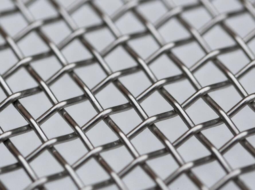 Every plant engineer eventually faces the same question: is our filter mesh actually the right one for the job? Choosing the wrong wire mesh for industrial filtration can mean clogged screens, premature replacements, off-spec product, and unplanned downtime — costs that compound quickly in chemical, pharmaceutical, food, and water-treatment operations. The challenge is that "wire mesh" looks similar across supplier catalogs, but the differences in weave type, micron rating, alloy, and open area can make or break your process. A mesh that works perfectly for catalyst recovery will fail in minutes in a high-temperature gas filtration line. This guide walks you through the technical and commercial factors that matter when selecting wire mesh for industrial filtration. By the end, you'll have a clear decision framework, a comparison of the four main weave types, and answers to the questions most buyers ask before placing an order.